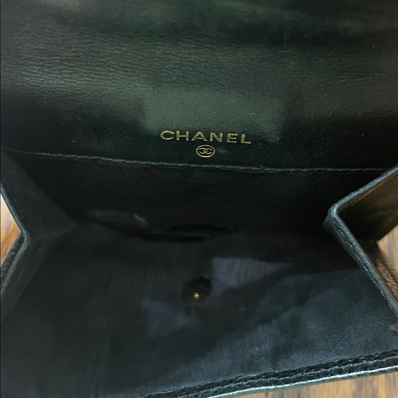 Chanel Timeless Flap Vintage Wallet in Black Caviar Leather - Picture 3 of 12